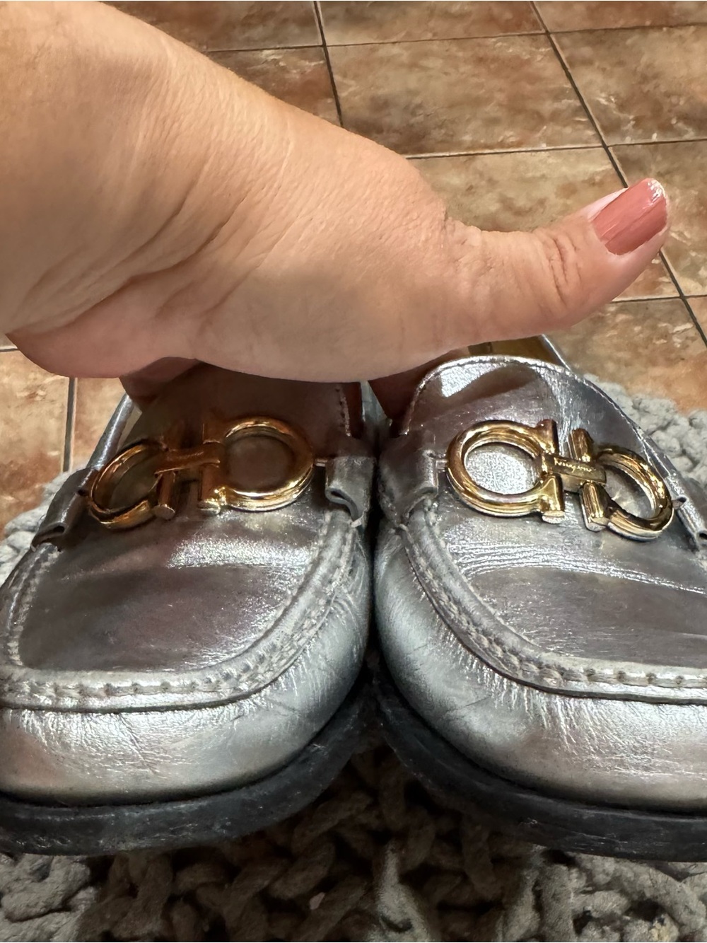 SALVATORE FERRAGAMO Silver Rolo Gancini Loafers 7.5D - Picture 8 of 9